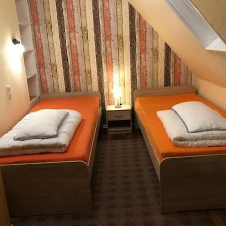 Neumann - Ein Ganzes Haus Fuer Ihren Urlaub! Apartamento Hessenburg